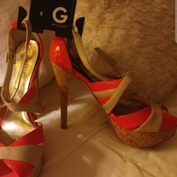 GUESS Neon Pink/Beige Platform high heels 💕 Size 6.5 - Picture 3 of 3